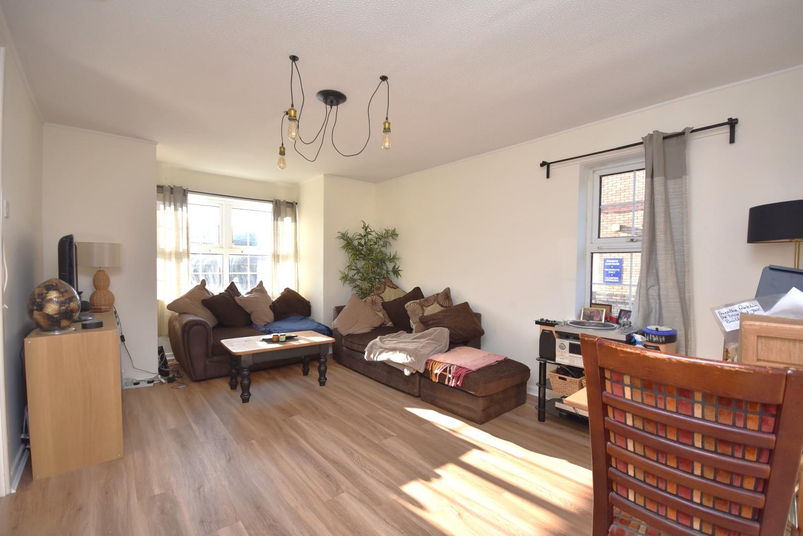 8 Parkview Court, Andrew Road, Penarth, CF64 2NS